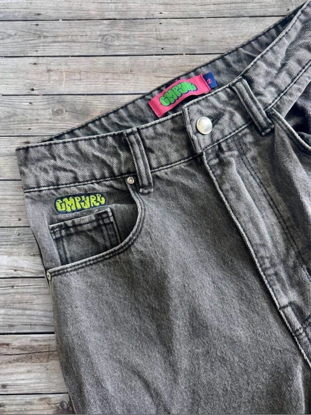 Empyre Gray Relaxed Men’s Jeans with Lime Logo Accent